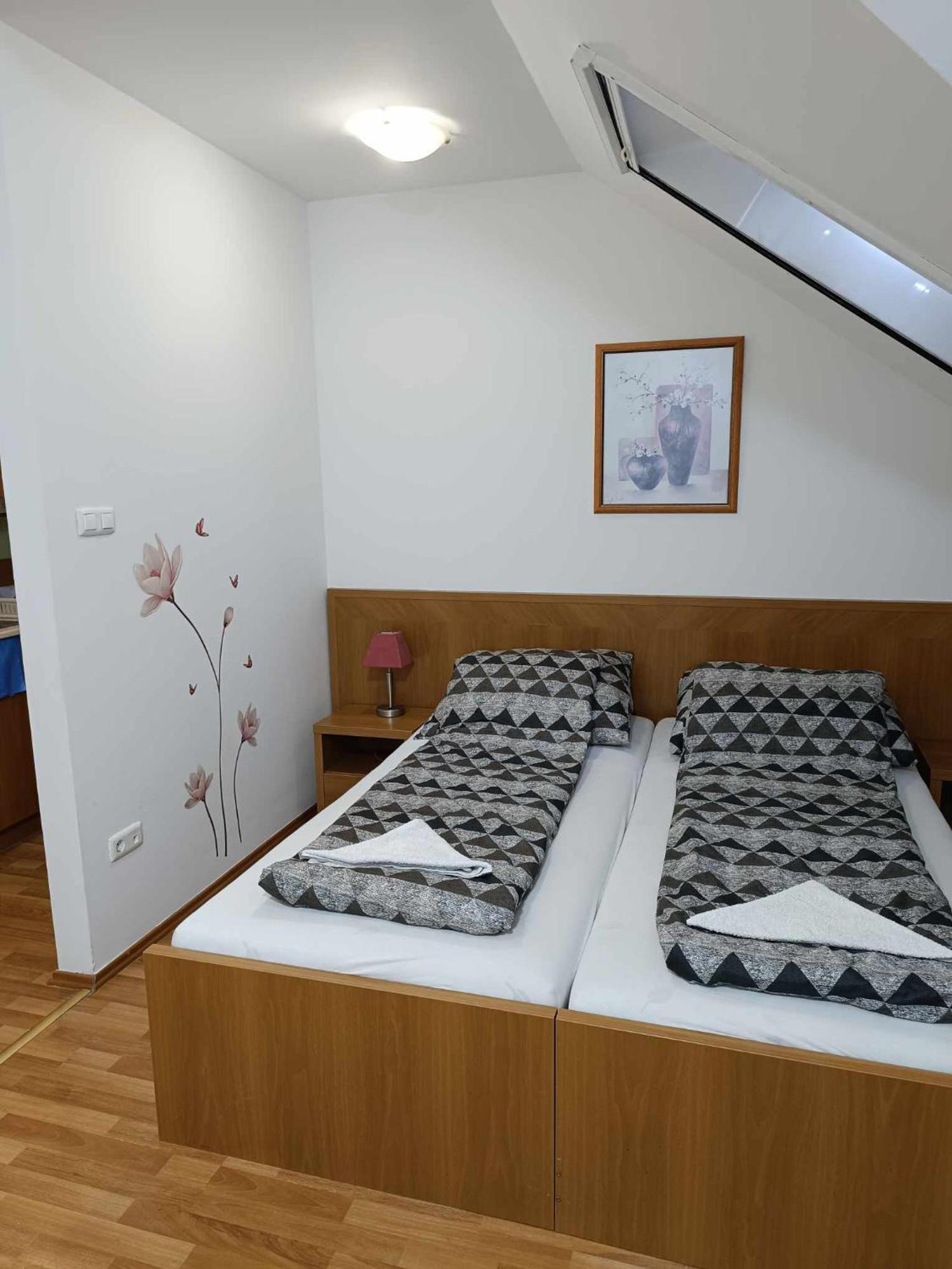 Oazis Wellness Apartman2 Hajduszoboszlo Bilik gambar